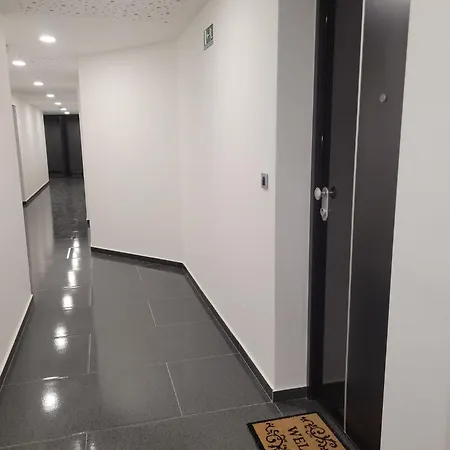 Banja アパート *